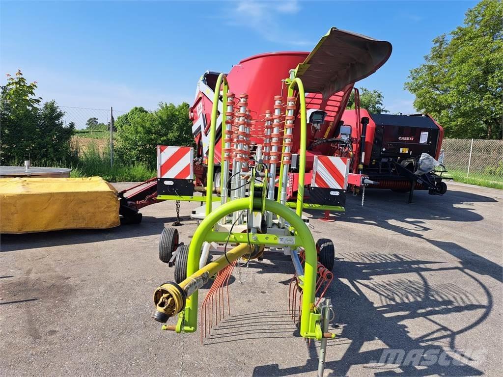 CLAAS Liner 420 收割机