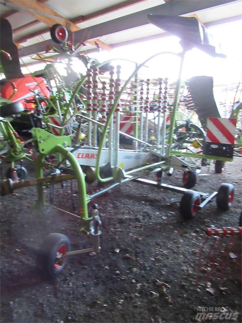 CLAAS Liner 450 收割机