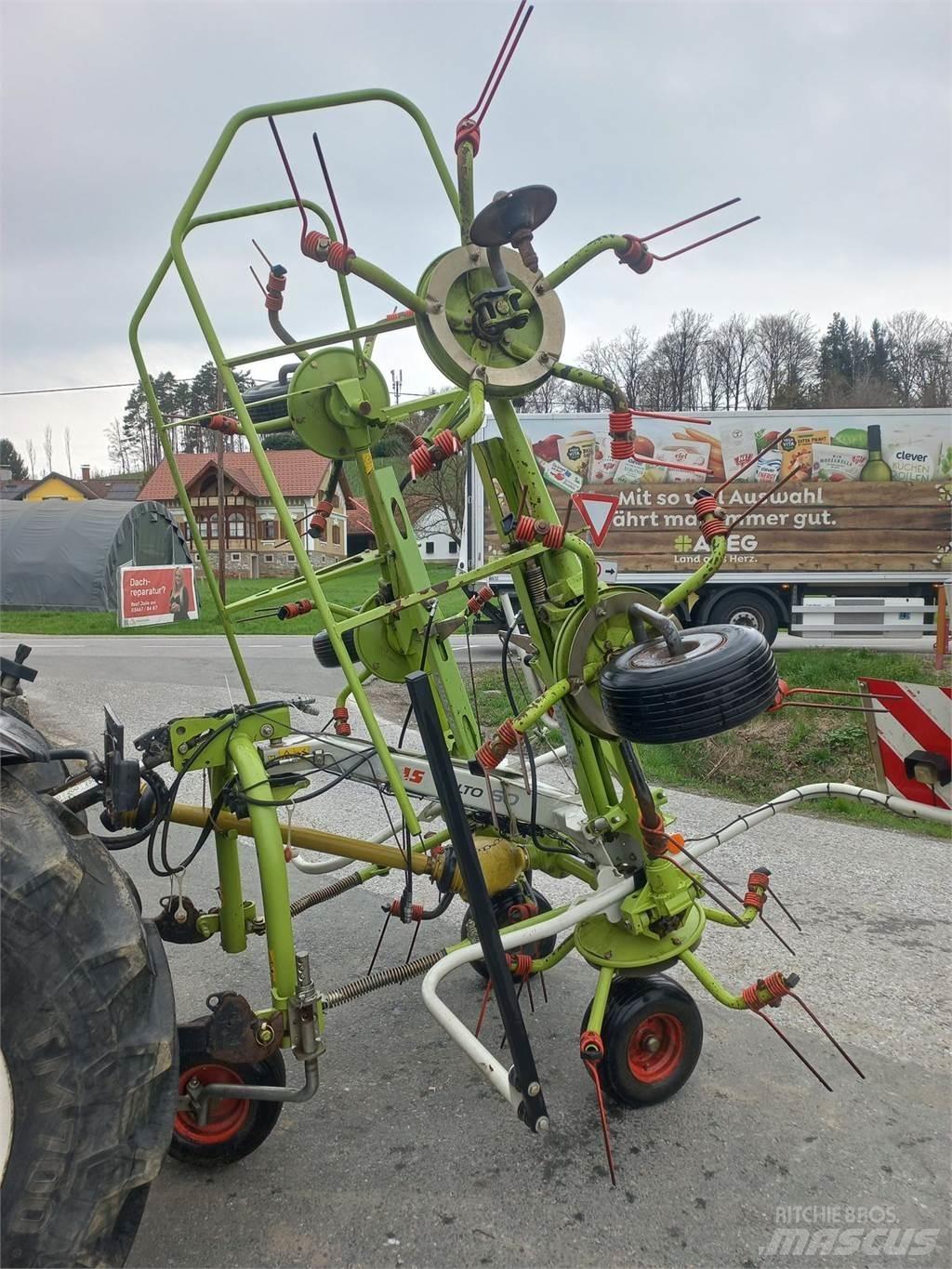 CLAAS Volto 600 犁耙和摊草机