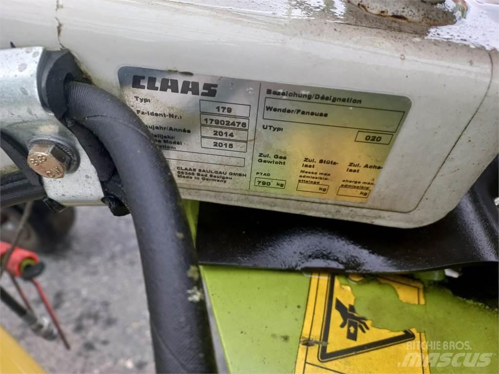 CLAAS Volto 600 犁耙和摊草机