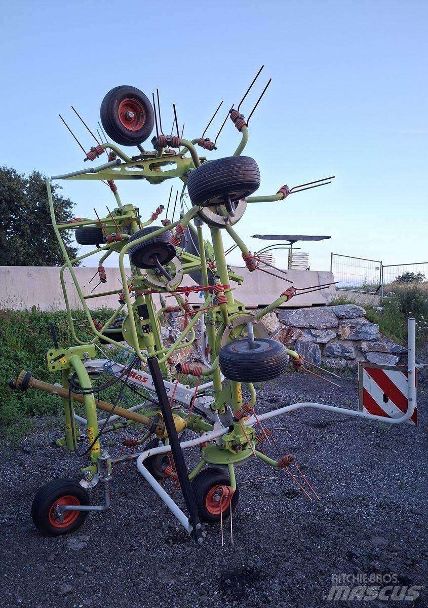 CLAAS Volto 80 犁耙和摊草机