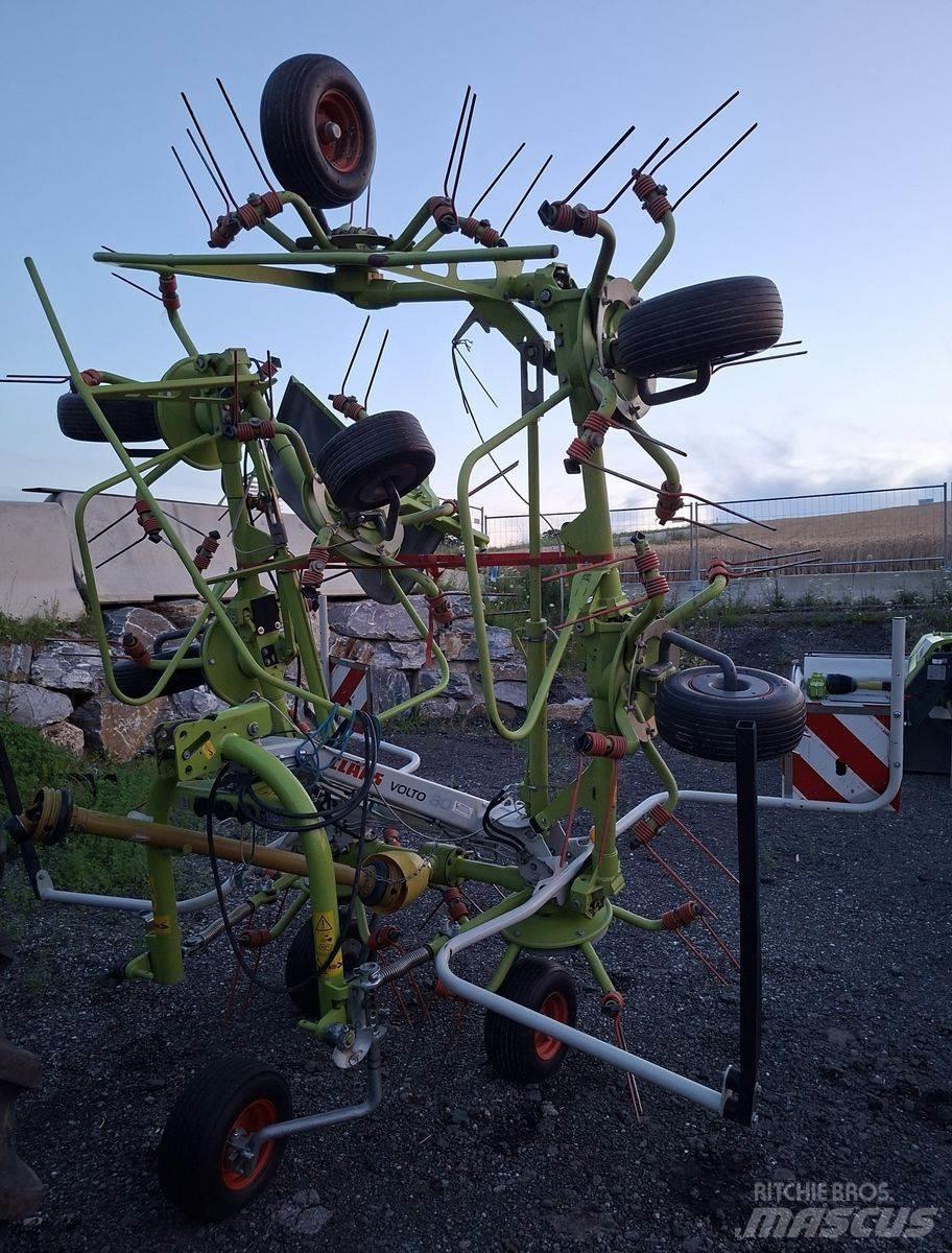 CLAAS Volto 80 犁耙和摊草机
