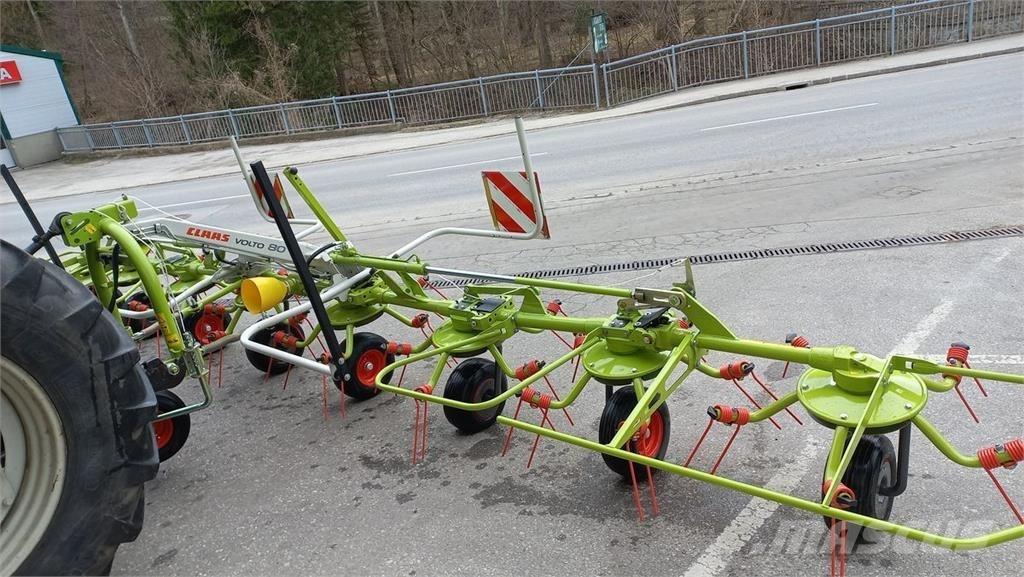 CLAAS Volto 80 犁耙和摊草机
