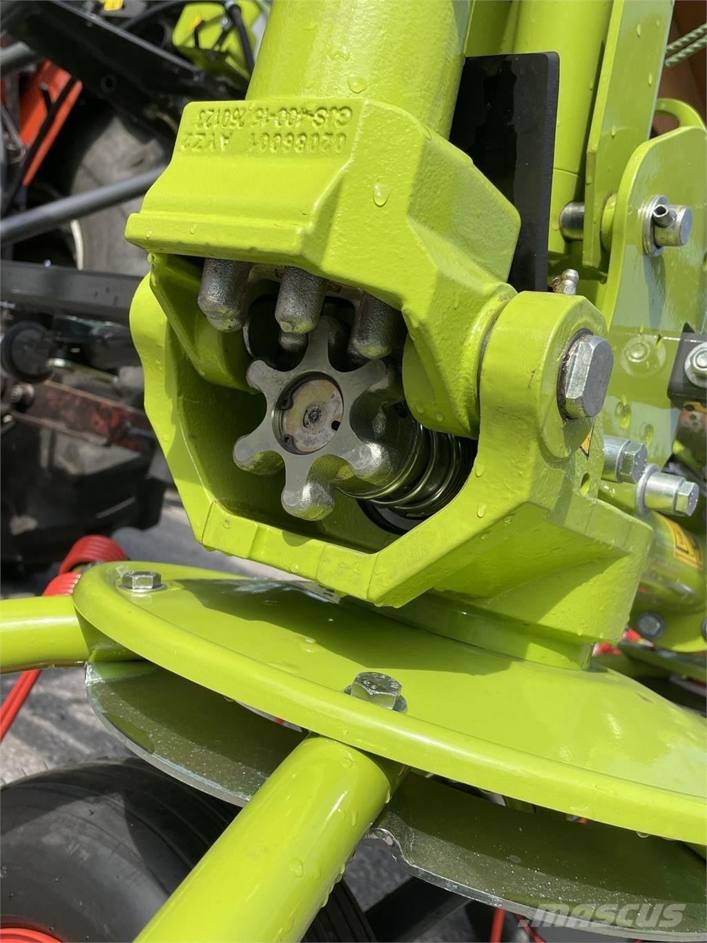 CLAAS Volto 80 犁耙和摊草机