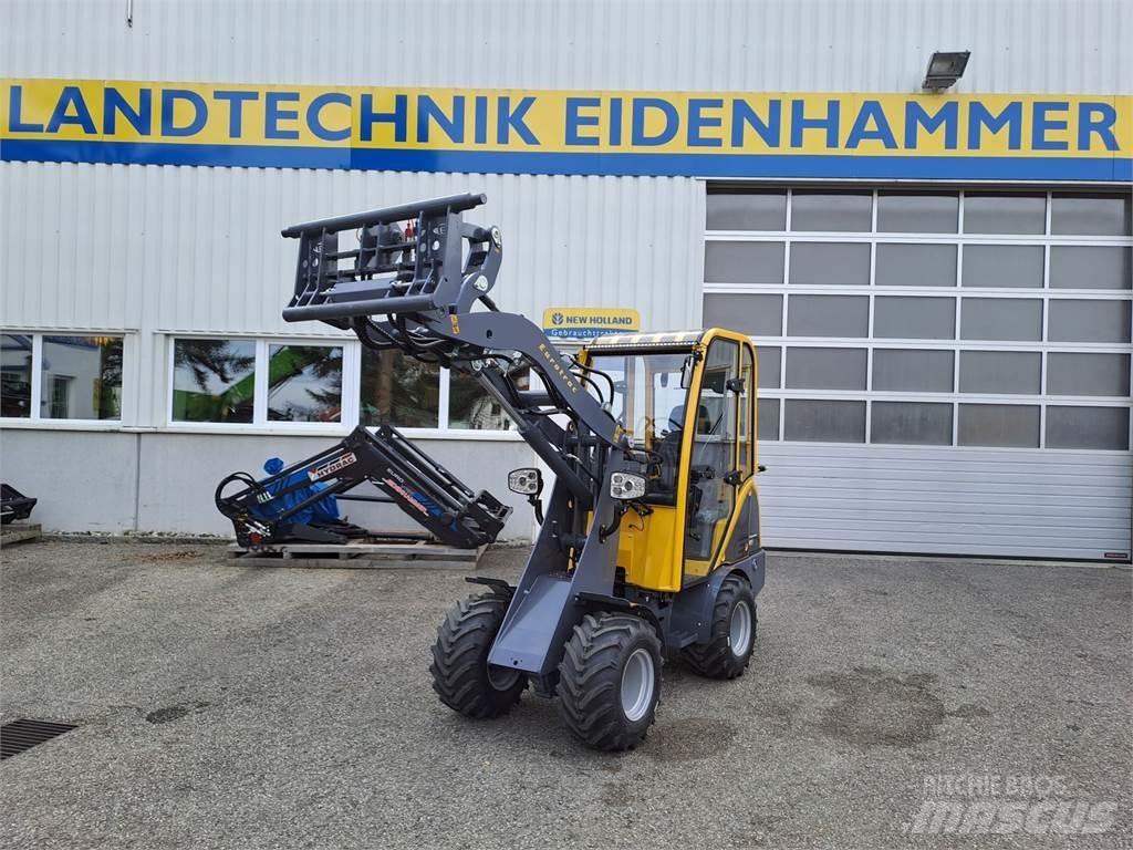 Eurotrac W 11 前装载和挖掘机