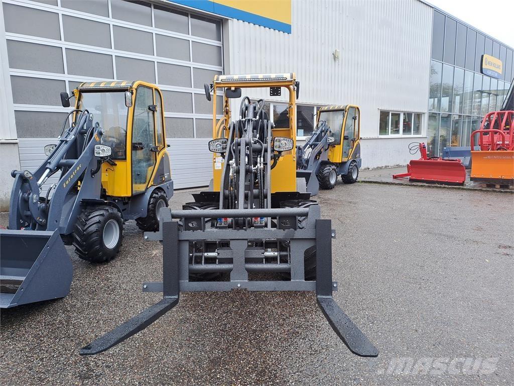 Eurotrac W 12 S 前装载和挖掘机