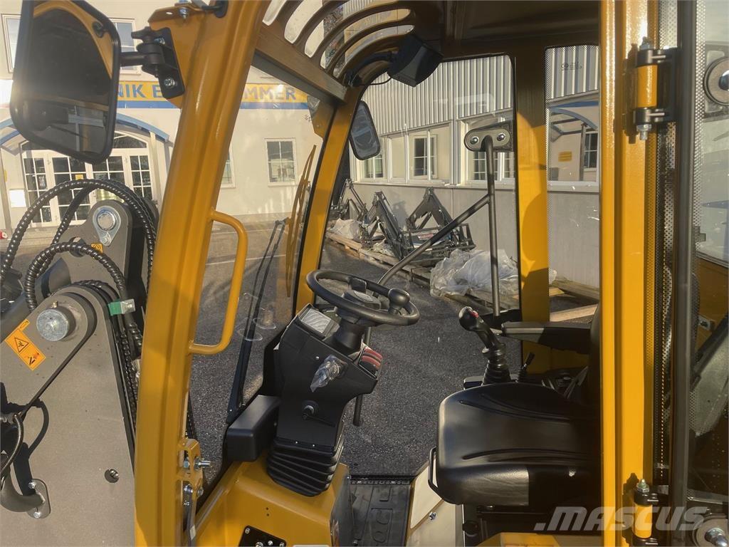 Eurotrac W 12 S 前装载和挖掘机