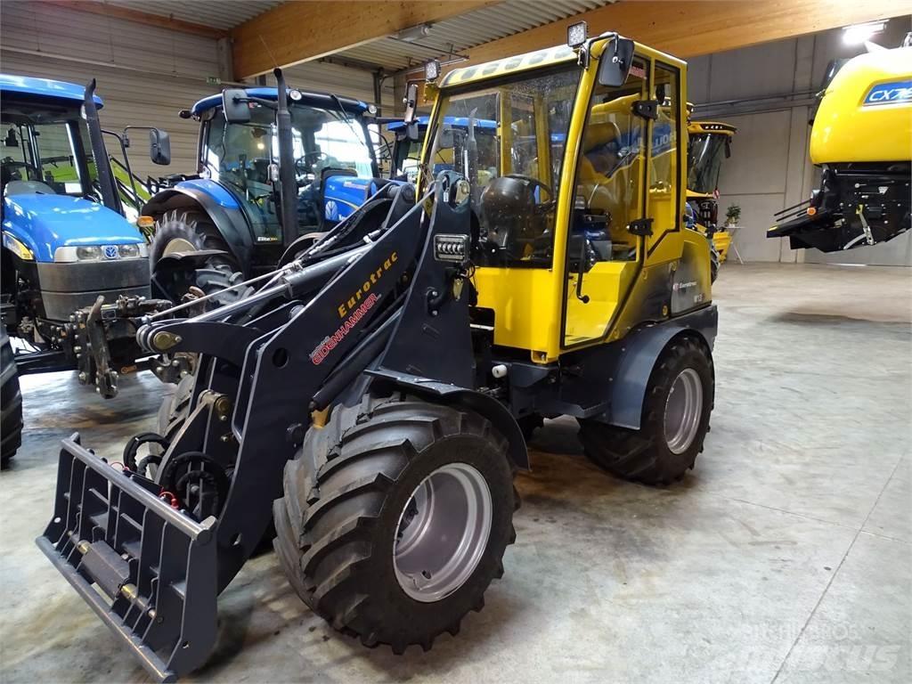 Eurotrac W 13 前装载和挖掘机