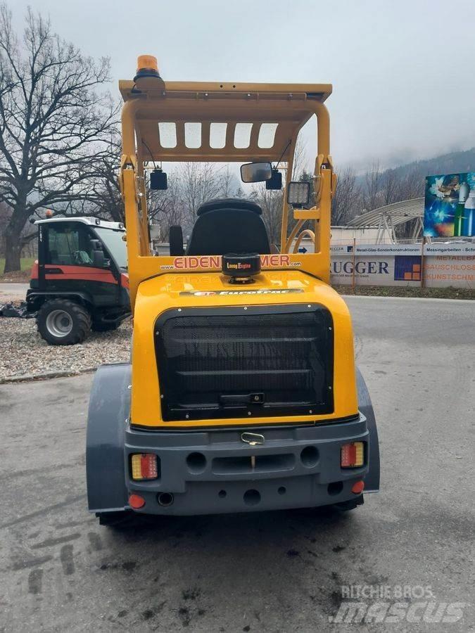 Eurotrac W12 F 前装载和挖掘机