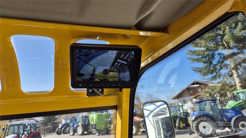 Eurotrac W12 s 前装载和挖掘机