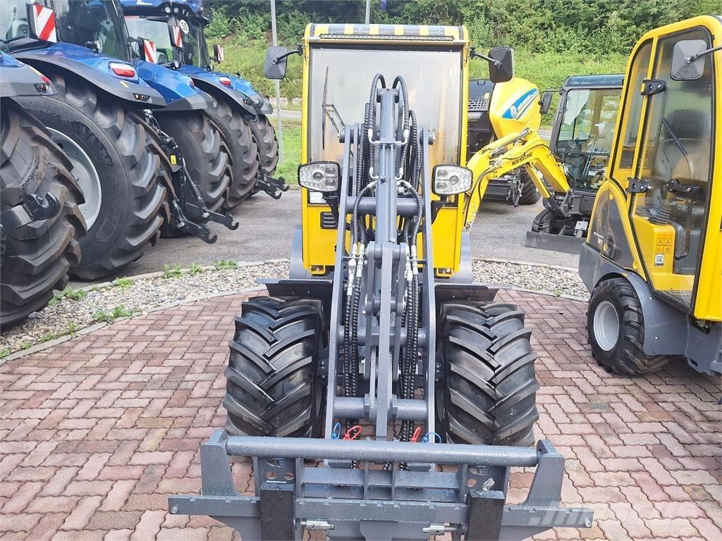 Eurotrac W12S 前装载和挖掘机