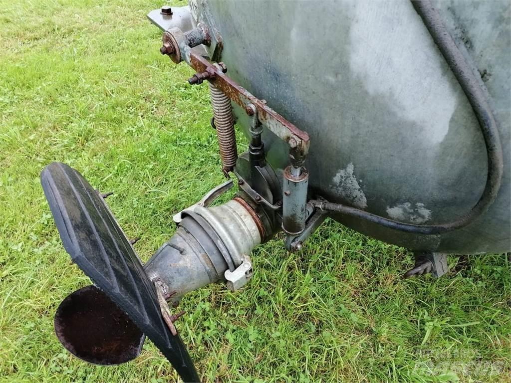  Güllefass 水肥车