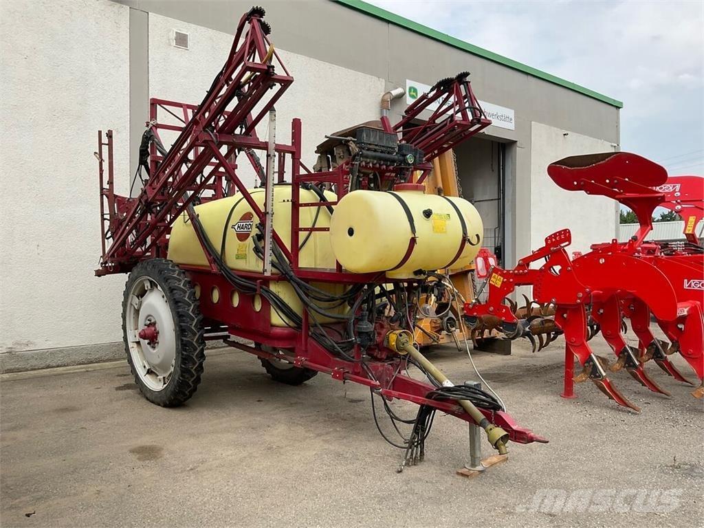 Hardi Commander 牵引式喷雾机