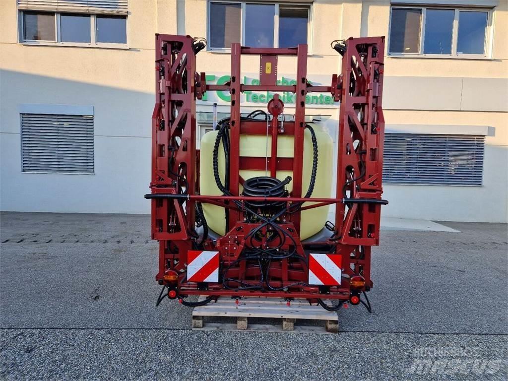 Hardi Master 牵引式喷雾机