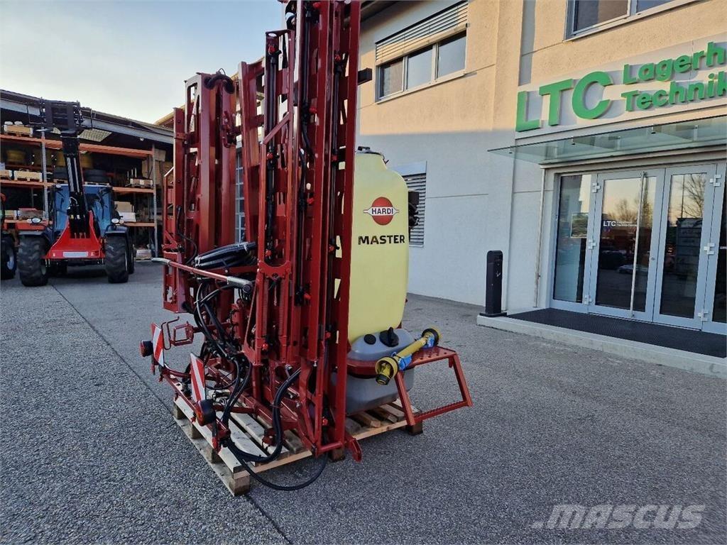 Hardi Master 牵引式喷雾机