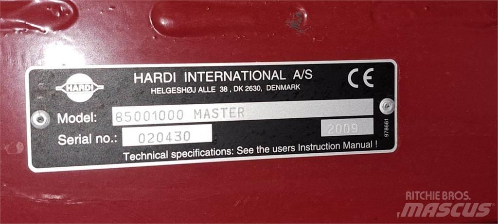 Hardi Master 1000 牵引式喷雾机