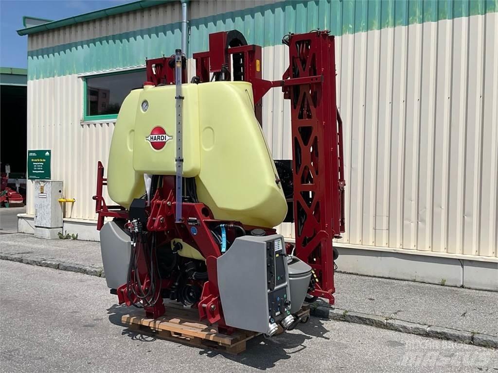 Hardi Mega 1200 牵引式喷雾机