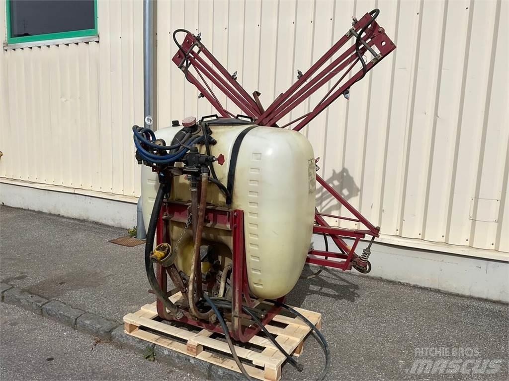 Hardi NK 600 牵引式喷雾机