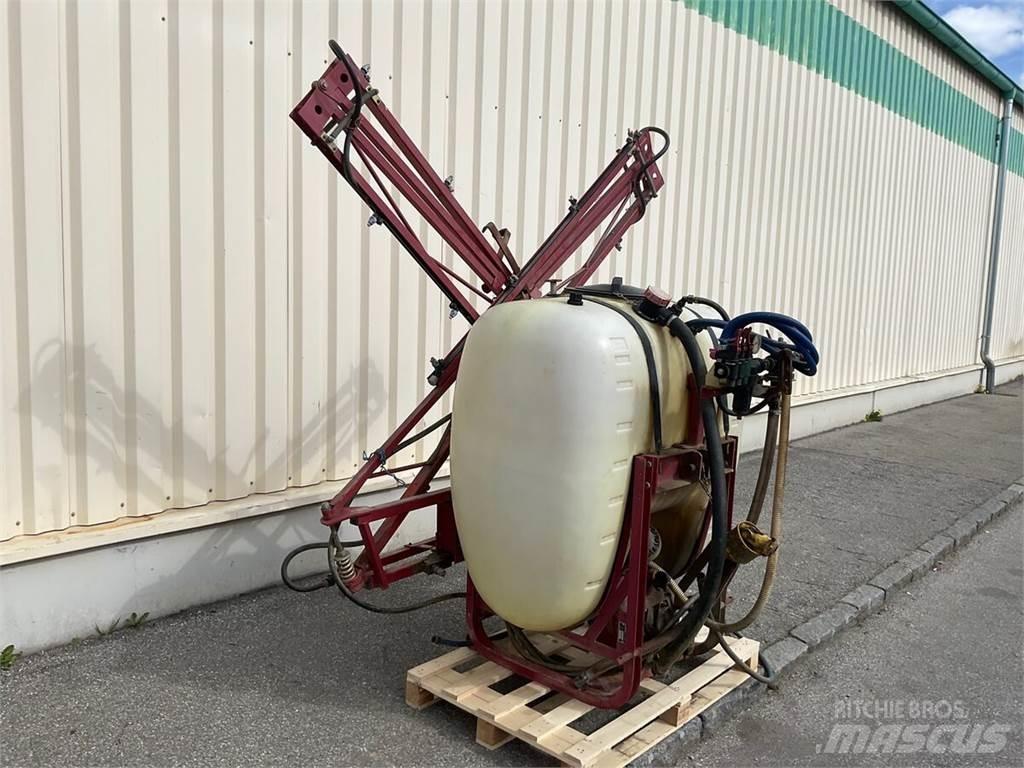 Hardi NK 600 牵引式喷雾机