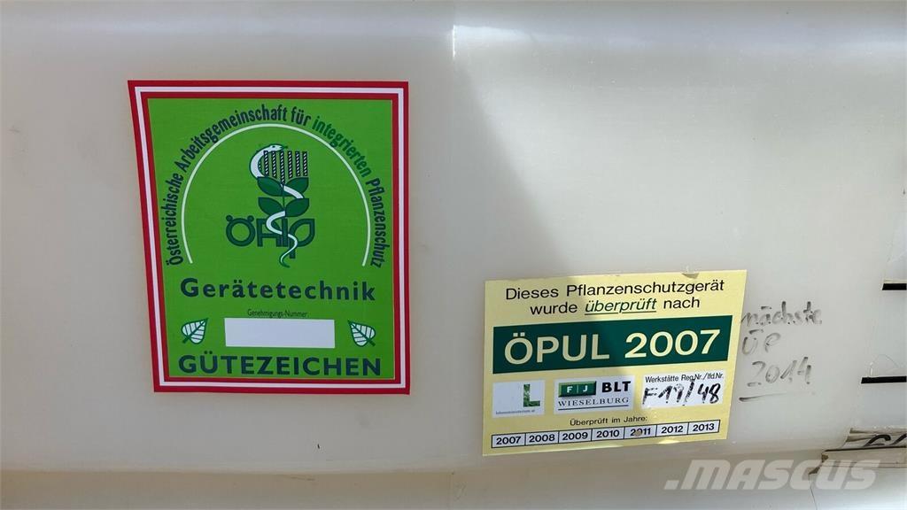 Holder IS 1000 牵引式喷雾机