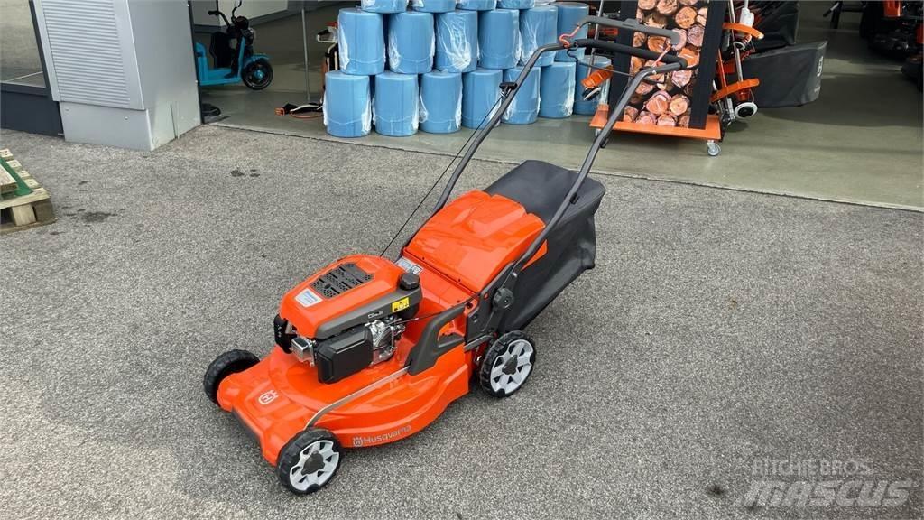 Husqvarna LC 253S 骑乘式割草机