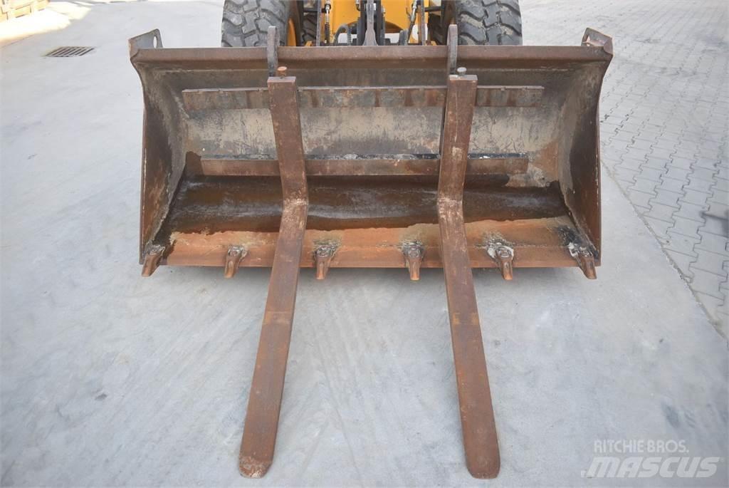 JCB 406 轮式装载机