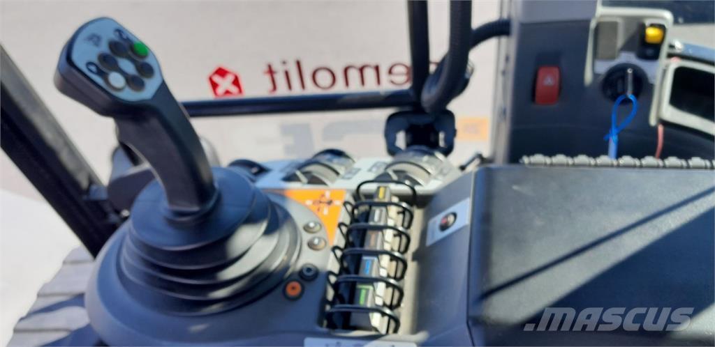 JCB 8330 拖拉机/农用车