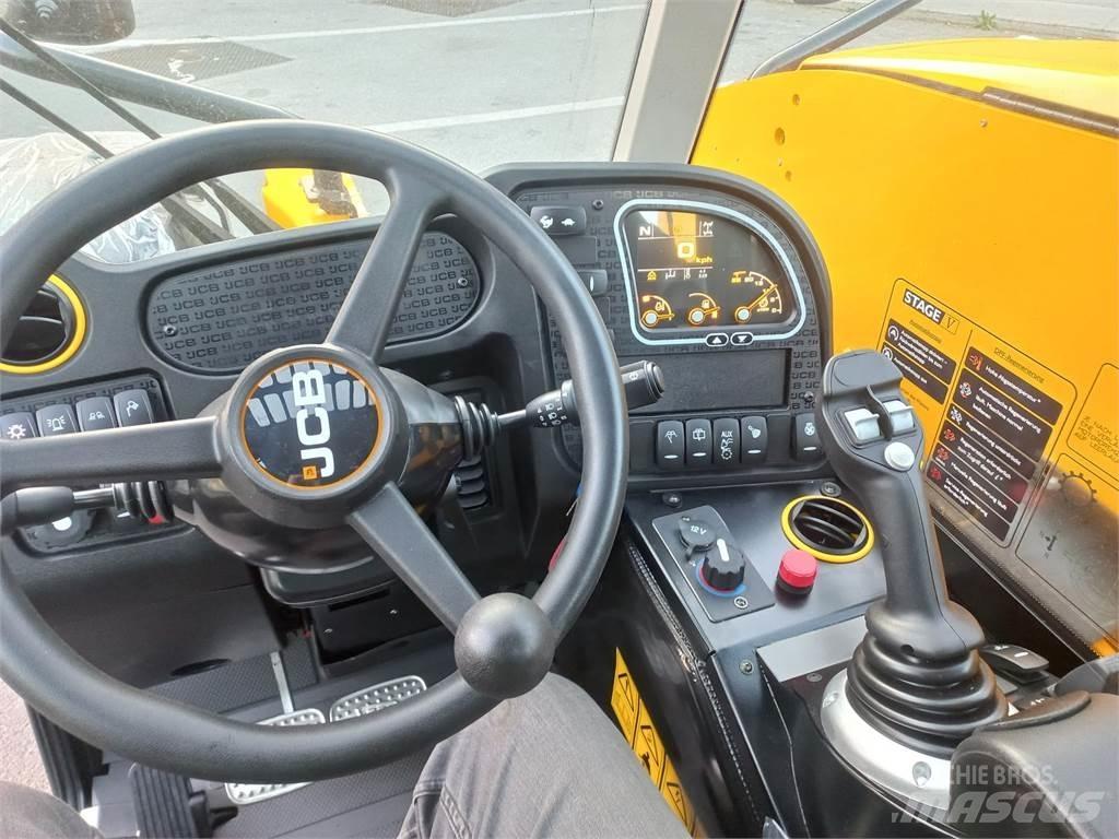 JCB AgriPlus 525-60 伸缩臂叉装车|叉装车