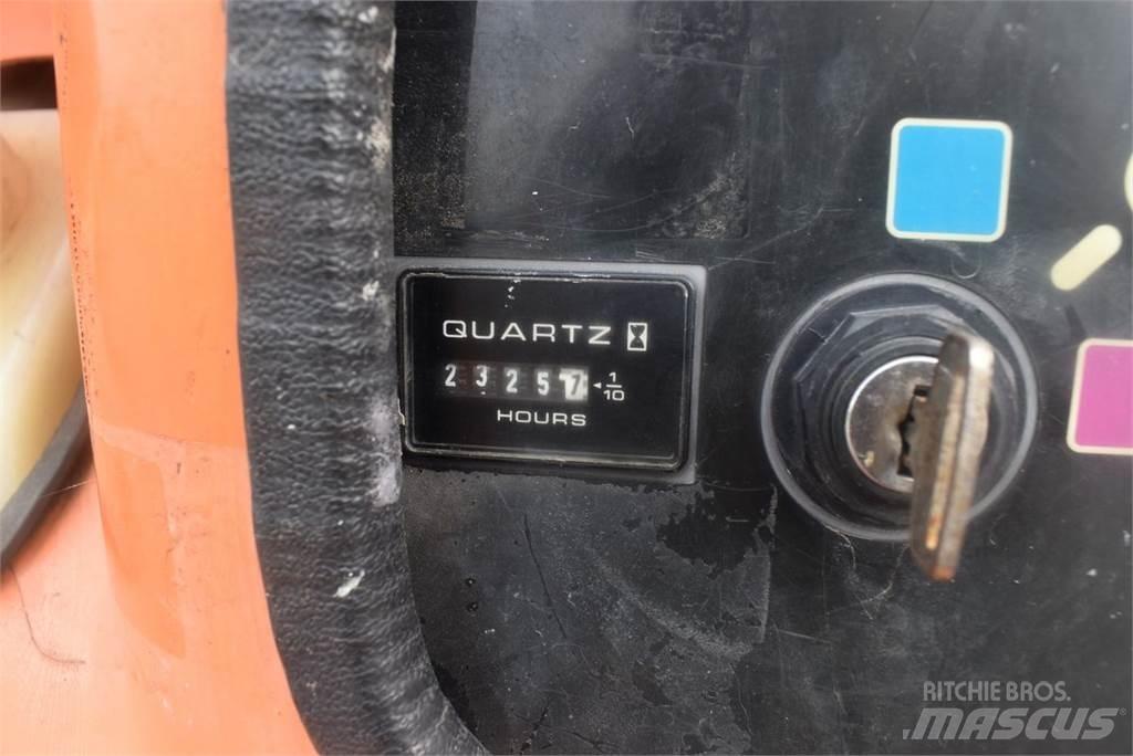 JLG 450AJ 曲臂高空工作平台
