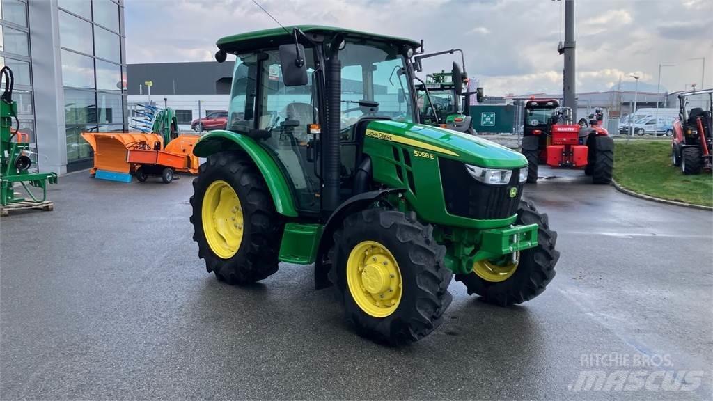John Deere 5058E 拖拉机/农用车