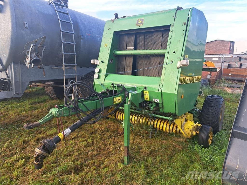 John Deere 570 圆捆打捆机