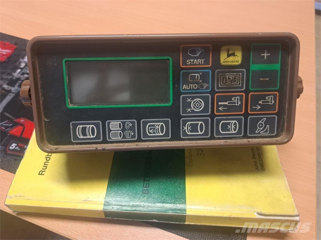 John Deere 570 圆捆打捆机