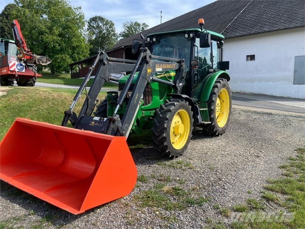 John Deere 5820 拖拉机/农用车