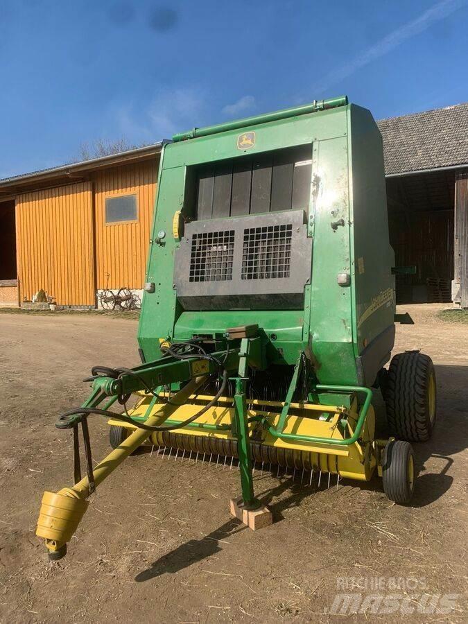 John Deere 592C 圆捆打捆机