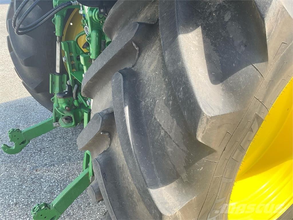 John Deere 6110R 拖拉机/农用车
