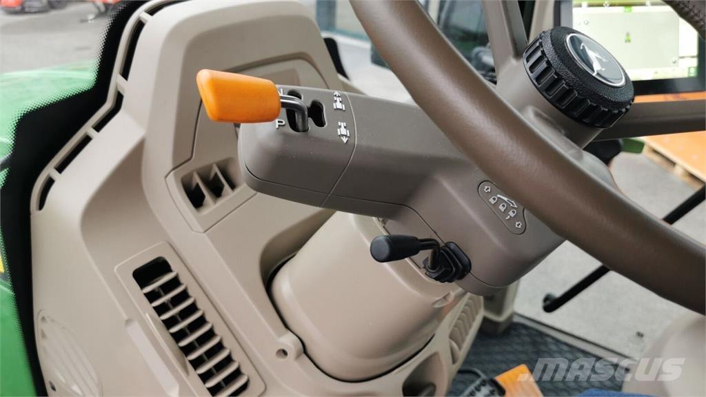 John Deere 6120M 拖拉机/农用车