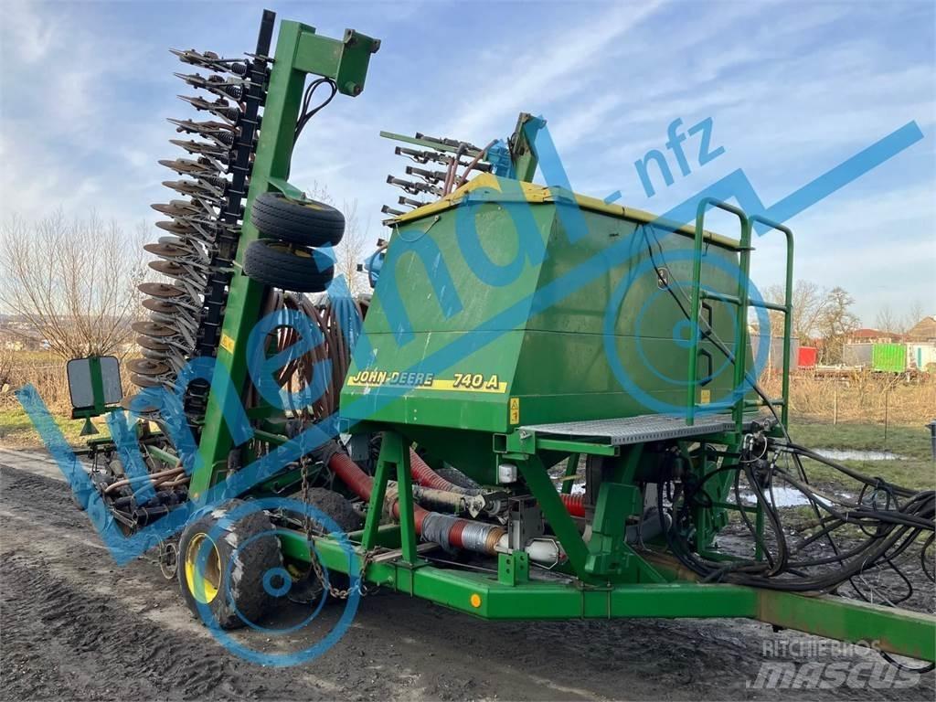 John Deere 740A 条播机