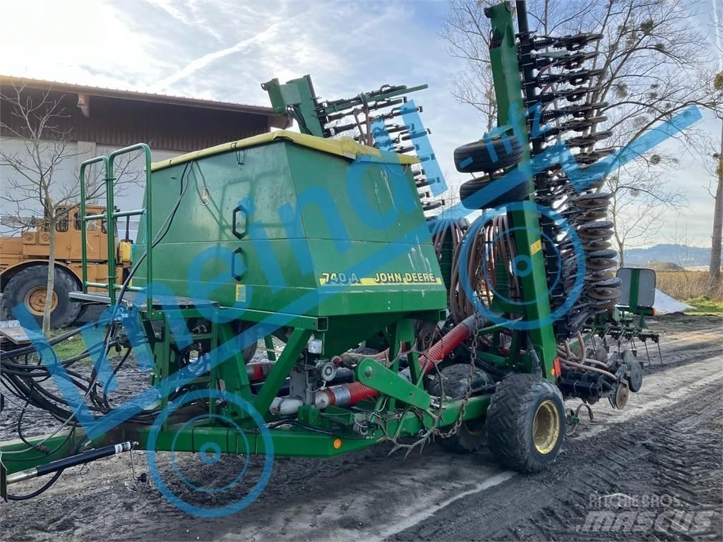 John Deere 740A 条播机