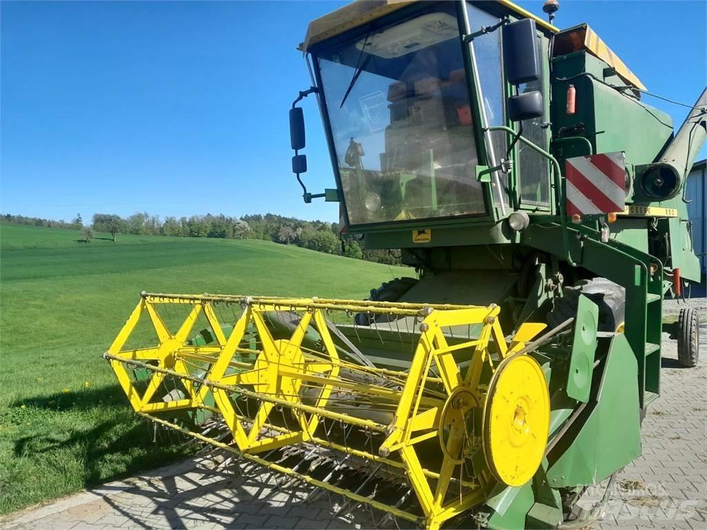 John Deere 950 联合收割机