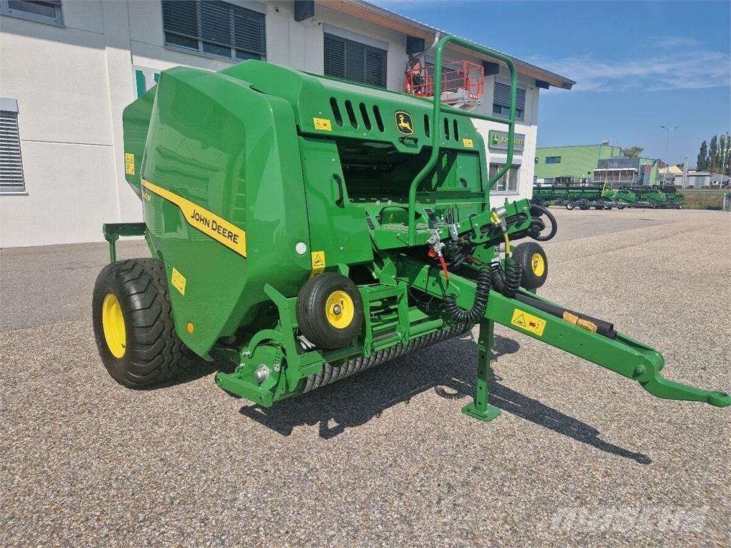 John Deere F441M 圆捆打捆机