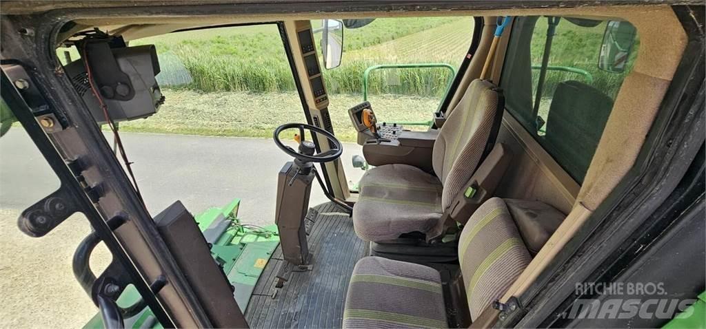 John Deere T550 联合收割机