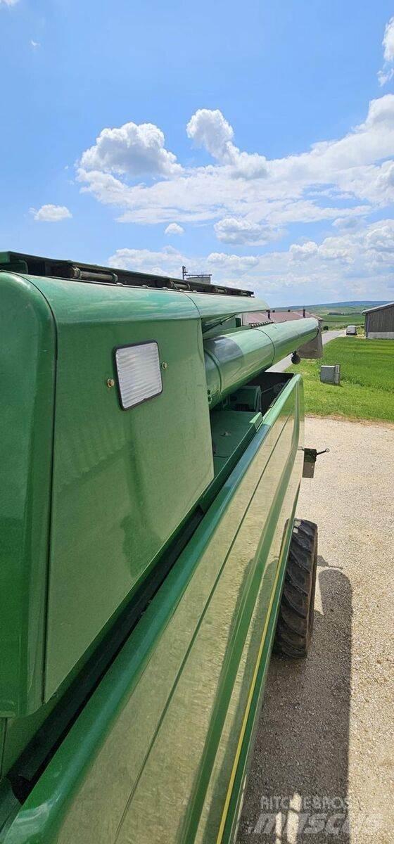 John Deere T550 联合收割机