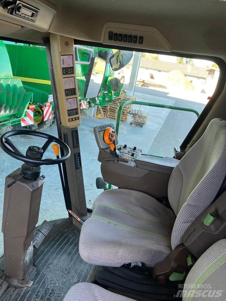John Deere T560HM 联合收割机