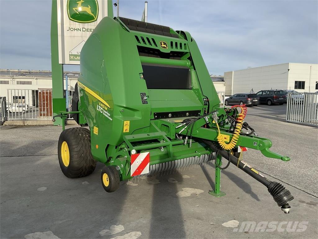 John Deere V451 M 圆捆打捆机
