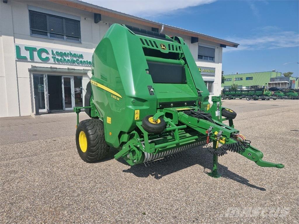 John Deere V451M 圆捆打捆机