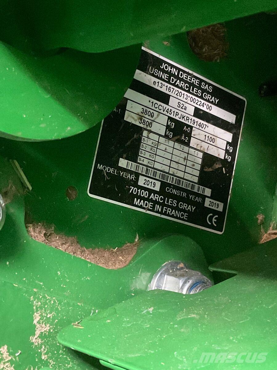 John Deere V451R 圆捆打捆机