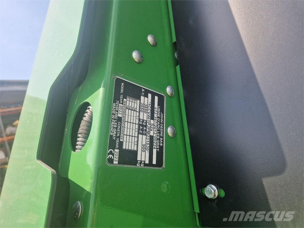 John Deere V461M 圆捆打捆机