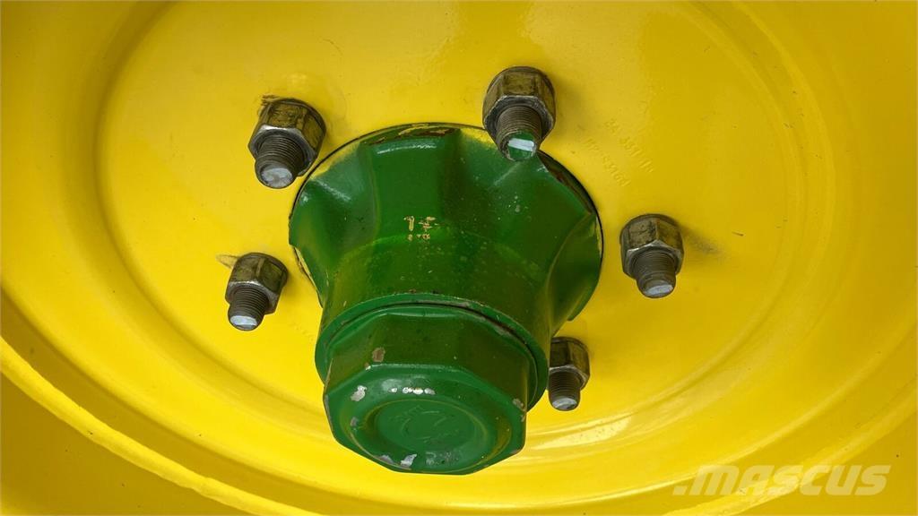 John Deere V461R 圆捆打捆机