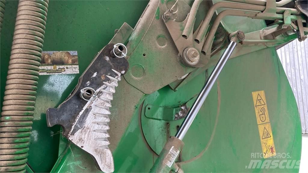 John Deere V461R 圆捆打捆机