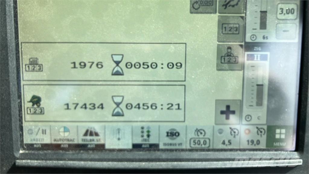 John Deere V461R 圆捆打捆机